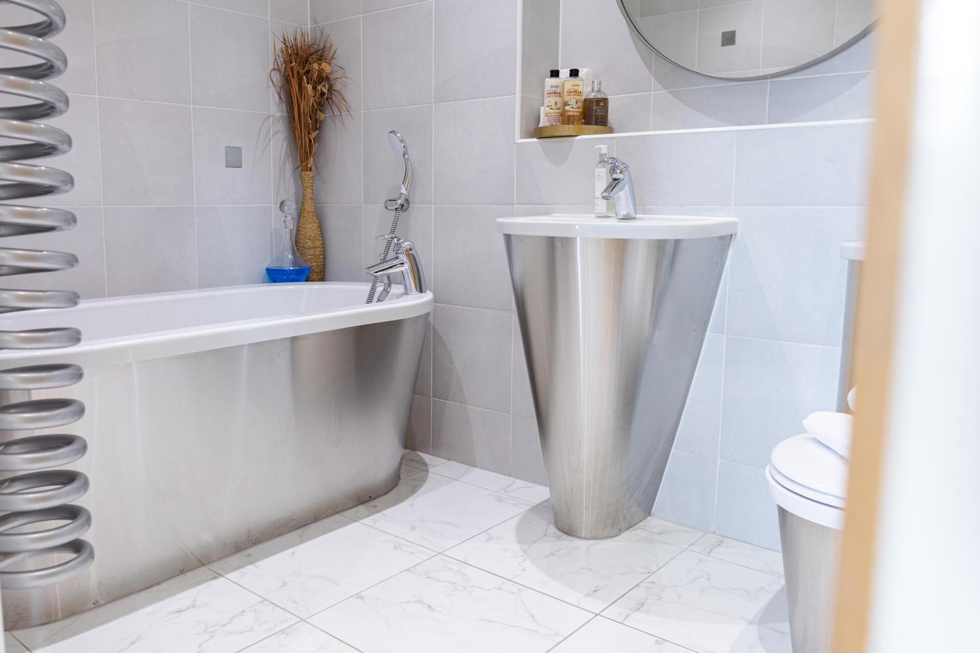 Luxury Cardiff City Centre Apartments Bagian luar foto